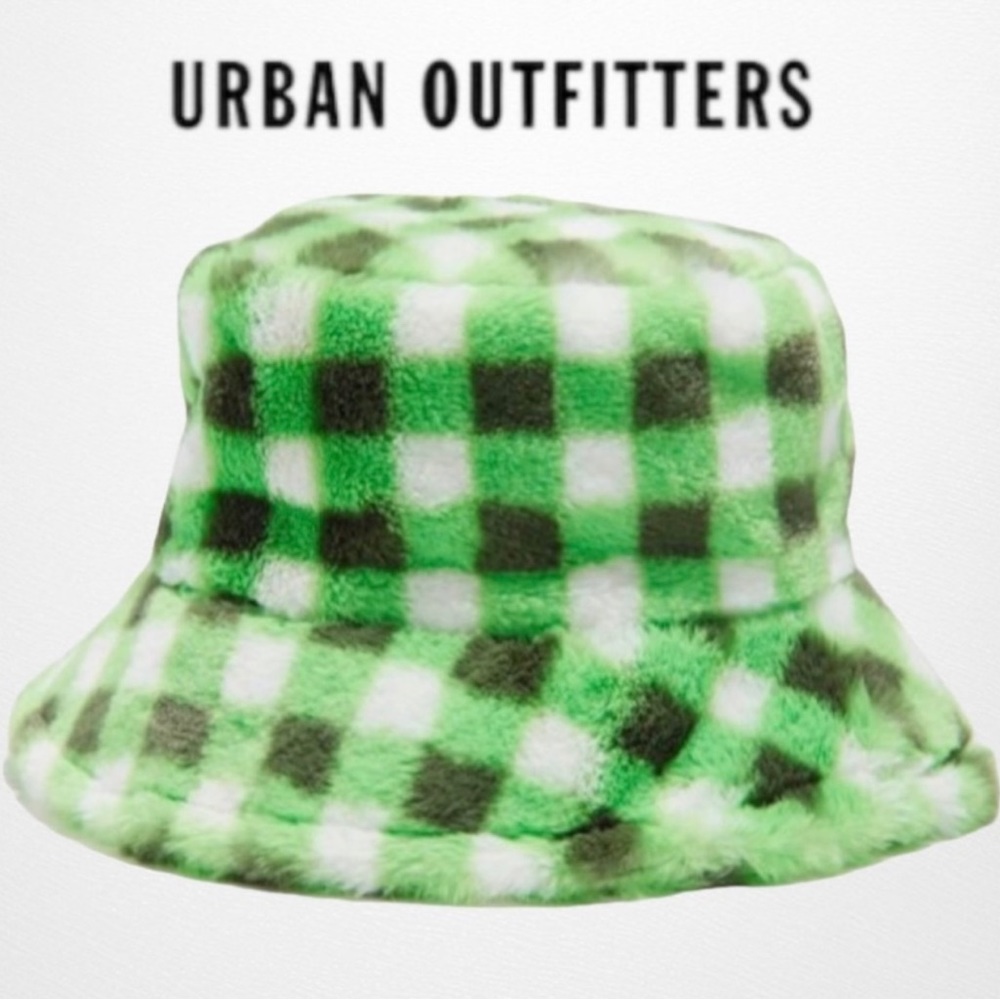 NWT UO Knox Printed Faux Fur Bucket Hat